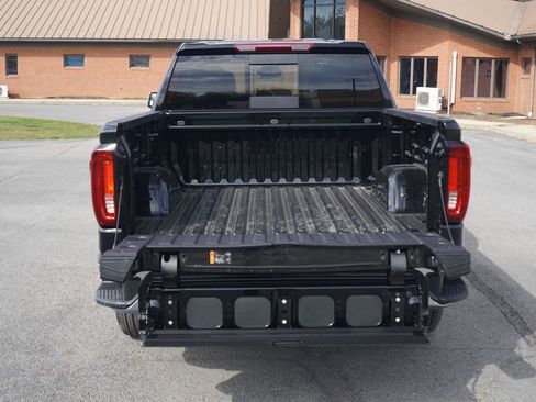 New 2026 GMC Sierra 1500 SLT w/ SLT Premium Package image 6