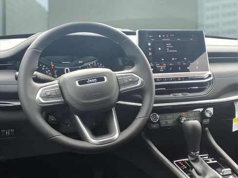 New 2026 Jeep Compass Latitude image 6