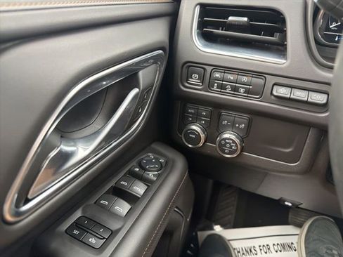 Used 2024 GMC Yukon AT4 w/ Technology Package image 18