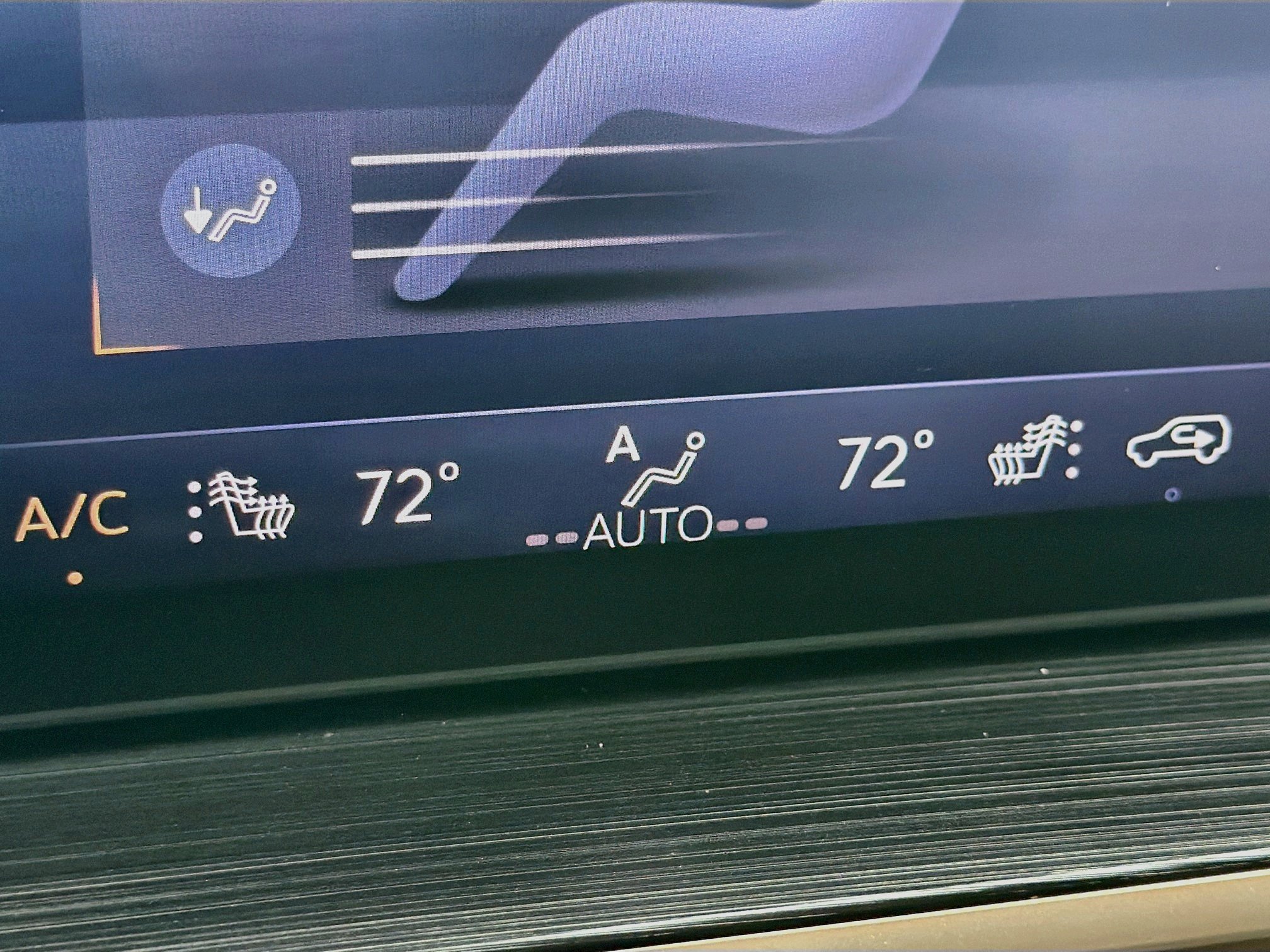 Used 2024 Buick Envision Avenir AWD/4WD image 21