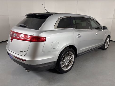Used 2013 Lincoln MKT AWD image 8