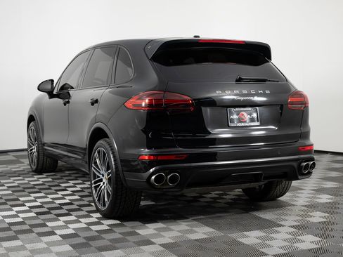 Used 2017 Porsche Cayenne S image 5
