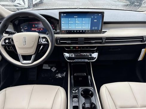 New 2026 Lincoln Corsair Premiere image 16