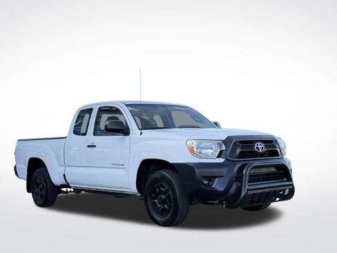 Used 2015 Toyota Tacoma 2WD Access Cab image 3