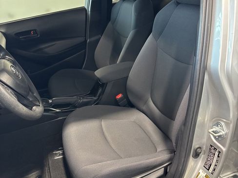 Used 2022 Toyota Corolla L image 29