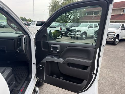 Used 2018 Chevrolet Silverado 1500 LTZ Z71 w/ LTZ Plus Package AWD/4WD image 18