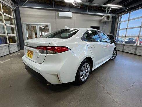 Used 2023 Toyota Corolla LE image 5