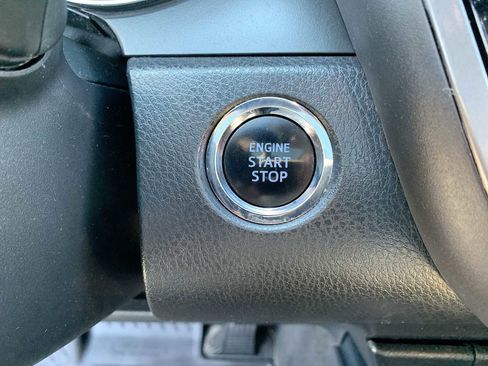 Used 2019 Toyota Camry SE w/ Convenience Package image 16