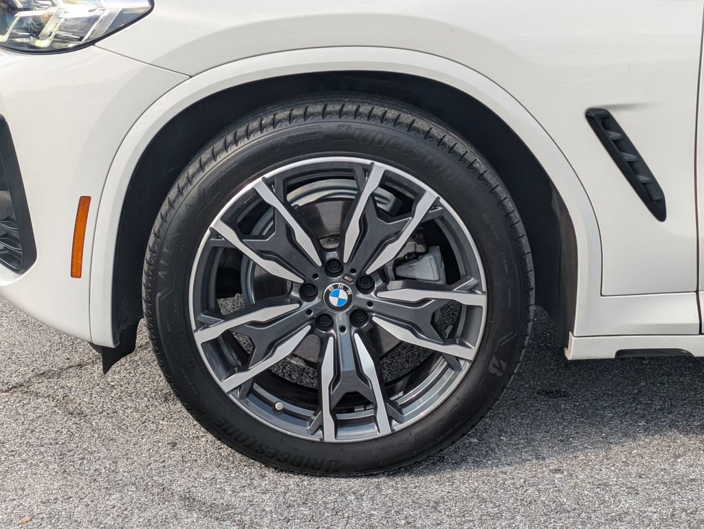 Used 2024 BMW X4 xDrive30i w/ M Sport Package AWD/4WD image 9