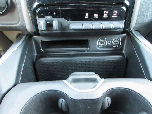 Used 2023 RAM 1500 Big Horn AWD/4WD image 30