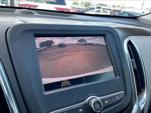 Used 2022 Chevrolet Equinox LS w/ LS Convenience Package FWD image 13