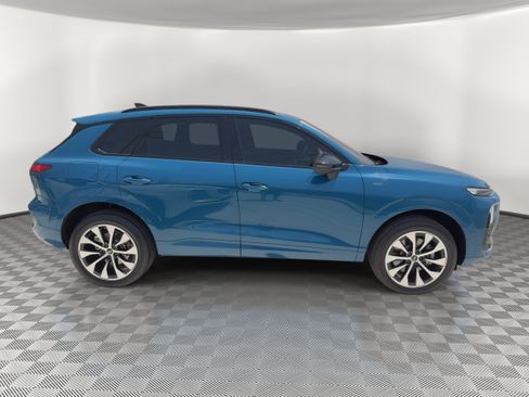 New 2026 Audi Q3 quattro 2.0T AWD/4WD image 8