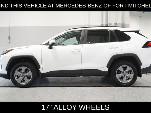 Used 2025 Toyota RAV4 XLE AWD/4WD image 3