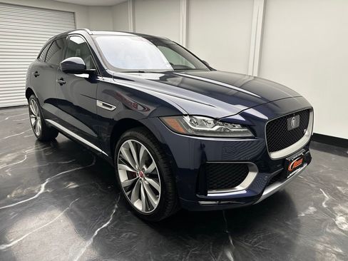 Used 2018 Jaguar F-PACE S image 2