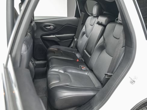 Used 2021 Jeep Cherokee Limited AWD/4WD image 29