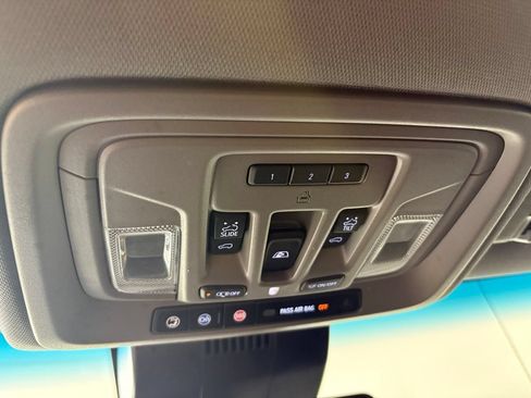 Used 2023 Chevrolet Silverado 1500 LTZ w/ LTZ Premium Package AWD/4WD image 36