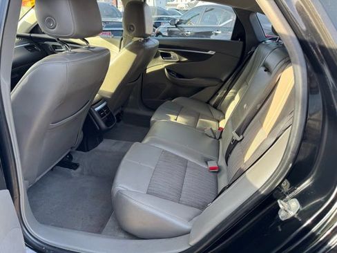 Used 2018 Chevrolet Impala LT image 17