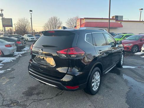 Used 2020 Nissan Rogue SV image 5