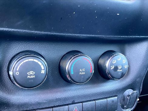 Used 2014 Jeep Wrangler Unlimited Sport w/ Connectivity Group image 29