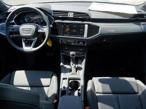 New 2025 Audi Q3 2.0T Premium image 8