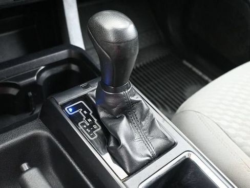 Used 2020 Toyota Tacoma SR AWD/4WD image 17