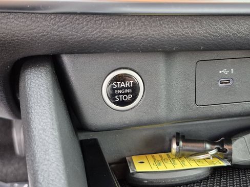 Certified 2021 Nissan Rogue SV FWD image 27