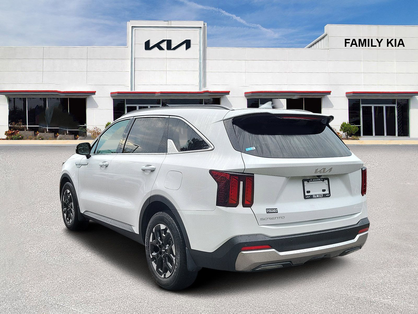 Certified 2025 Kia Sorento S w/ Panoramic Sunroof Package FWD image 4