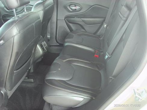 Used 2015 Jeep Cherokee Limited w/ Luxury Group AWD/4WD image 5