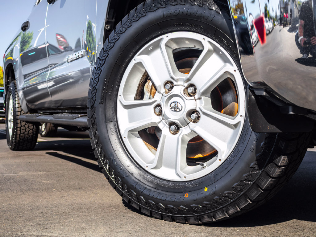 Used 2020 Toyota Tundra SR5 w/ SR5 Upgrade Package RWD image 2
