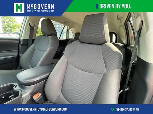 Used 2023 Toyota RAV4 LE AWD/4WD image 13