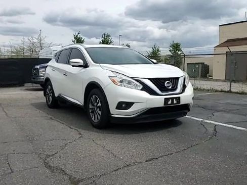 Used 2017 Nissan Murano S AWD/4WD image 2