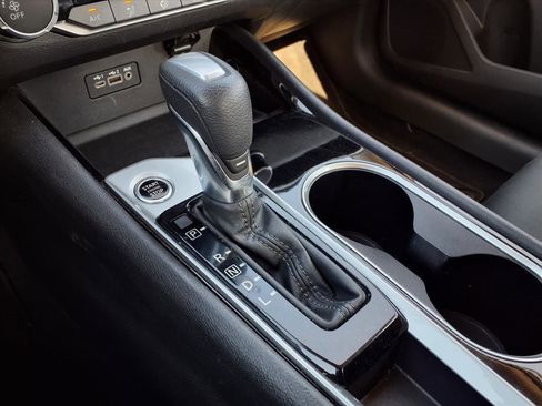 Used 2024 Nissan Altima 2.5 SV image 17