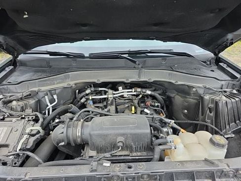 Used 2023 Ford Explorer XLT w/ Equipment Group 202A AWD/4WD image 9