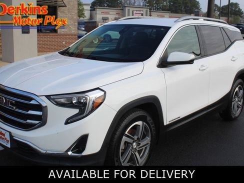 Used 2021 GMC Terrain SLT image 1