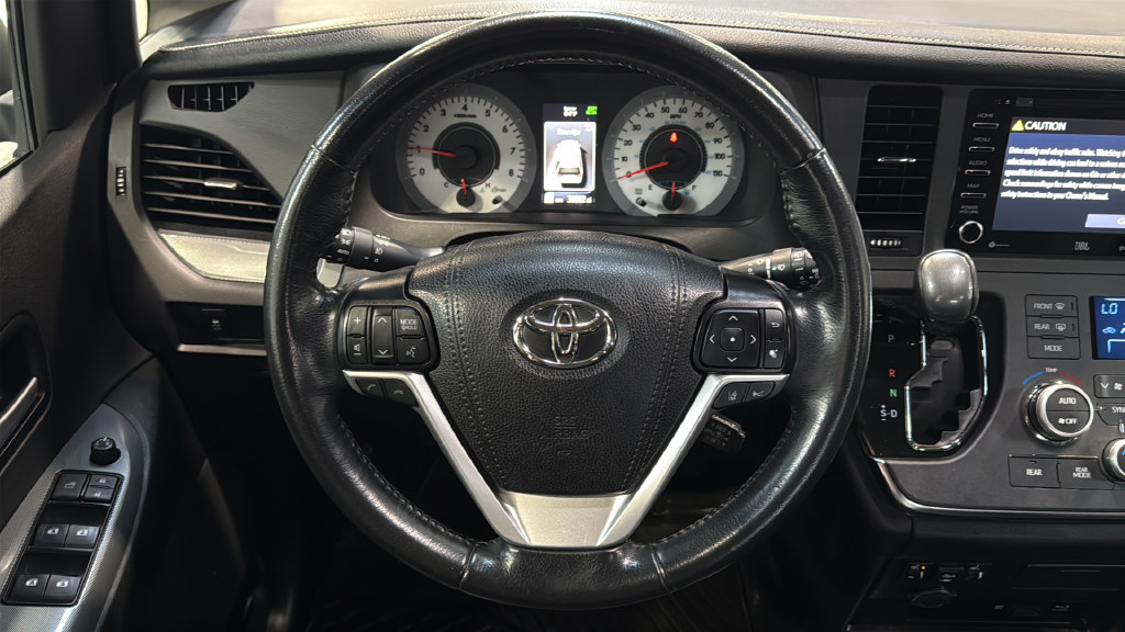 Used 2019 Toyota Sienna SE AWD/4WD image 18