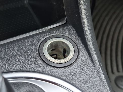 Used 2013 Volkswagen Beetle 2.0T FWD image 30