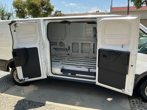 Used 2018 Ford Transit 250 148 Low Roof RWD image 15