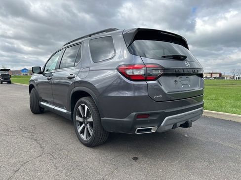 Used 2025 Honda Pilot Touring image 5