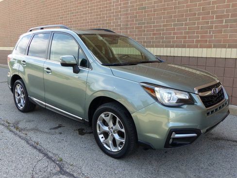 Used 2017 Subaru Forester 2.5i Touring AWD/4WD image 12