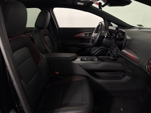 Used 2025 Chevrolet Equinox EV RS image 33