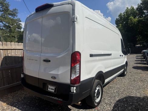 Used 2025 Ford Transit 250 148 Medium Roof RWD image 4