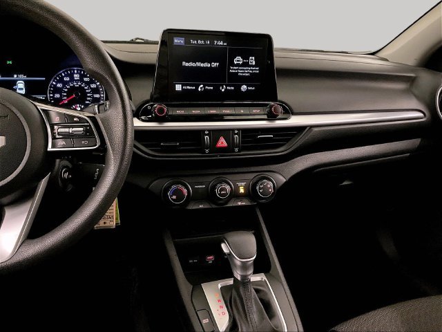 Used 2022 Kia Forte LXS FWD image 6