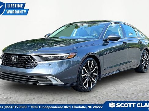Used 2024 Honda Accord Touring image 3