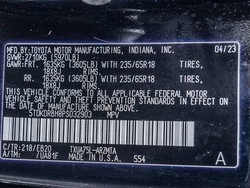 Used 2023 Toyota Highlander XLE AWD/4WD image 29