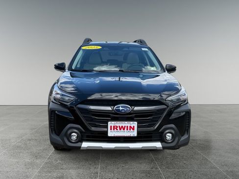 Used 2025 Subaru Outback Limited AWD/4WD image 9