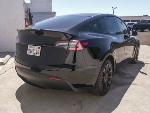 Used 2021 Tesla Model Y Long Range AWD/4WD image 9