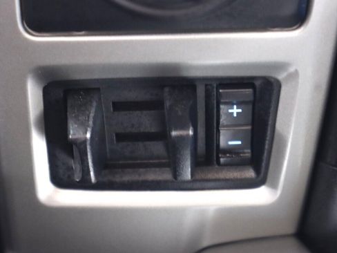 Used 2018 Ford F150 Lariat w/ Heavy-Duty Payload Package AWD/4WD image 32