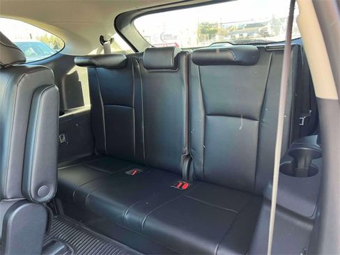 Used 2022 Toyota Highlander XLE image 15