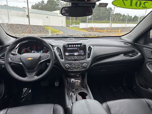 Used 2017 Chevrolet Malibu Hybrid w/ Leather Package image 12