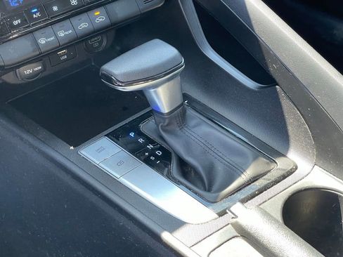 Used 2023 Hyundai Elantra SEL w/ Preferred Accessory Package image 22